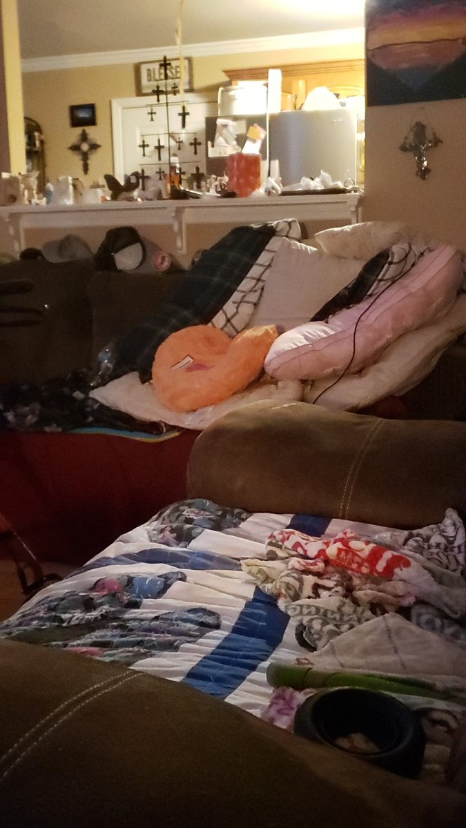 LisaEscalante63's tweet photo. @marcuslemonis @BedBathBeyond @ContainerStore @BedBathBeyond @ContainerStore 
#BedBathBeyondContainerStore
get some comforting things for my husband that is going through cancer right now ..pillows blankets etc. to help him be more comfortable.  thanks for the opportunity . https://t.co/2qtwYJxFF8