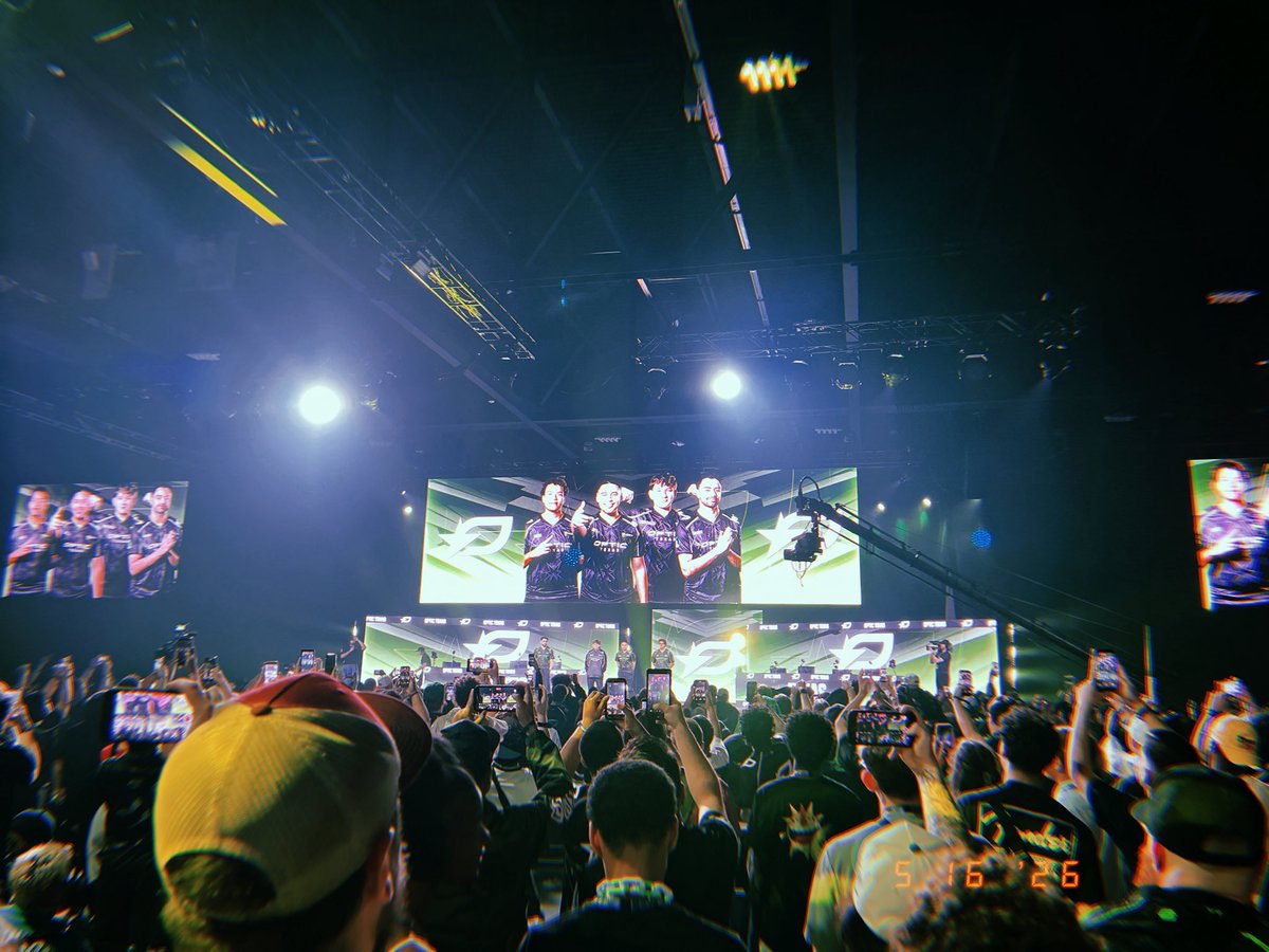 itsmavv03's tweet photo. #DHAtlanta Day 2… champs Sunday ✅ #greenwall https://t.co/8vJxpRWt5f