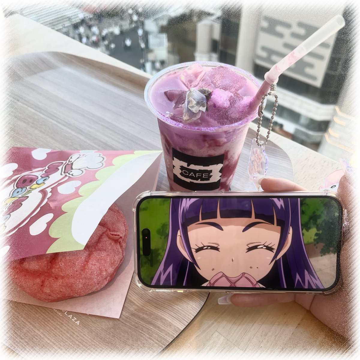 12ayoi's tweet photo. 念願のいちごメロンパン🍓𓈒𓏸

 #まほプリカフェ https://t.co/9YRws4EnYP