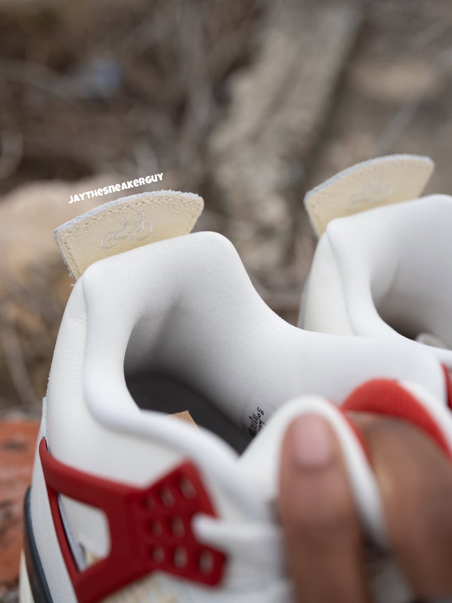 JustFreshKicks tweet media