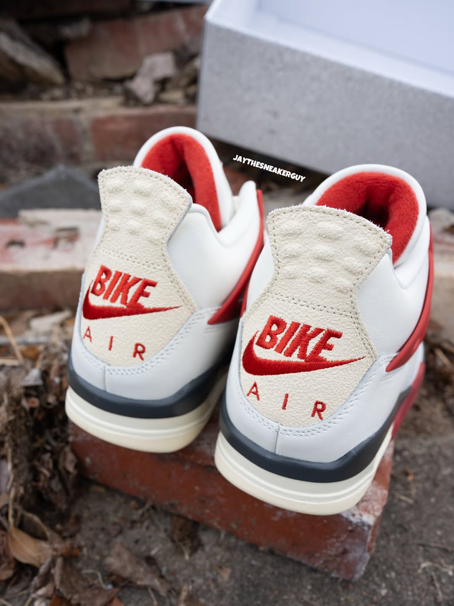 JustFreshKicks tweet media