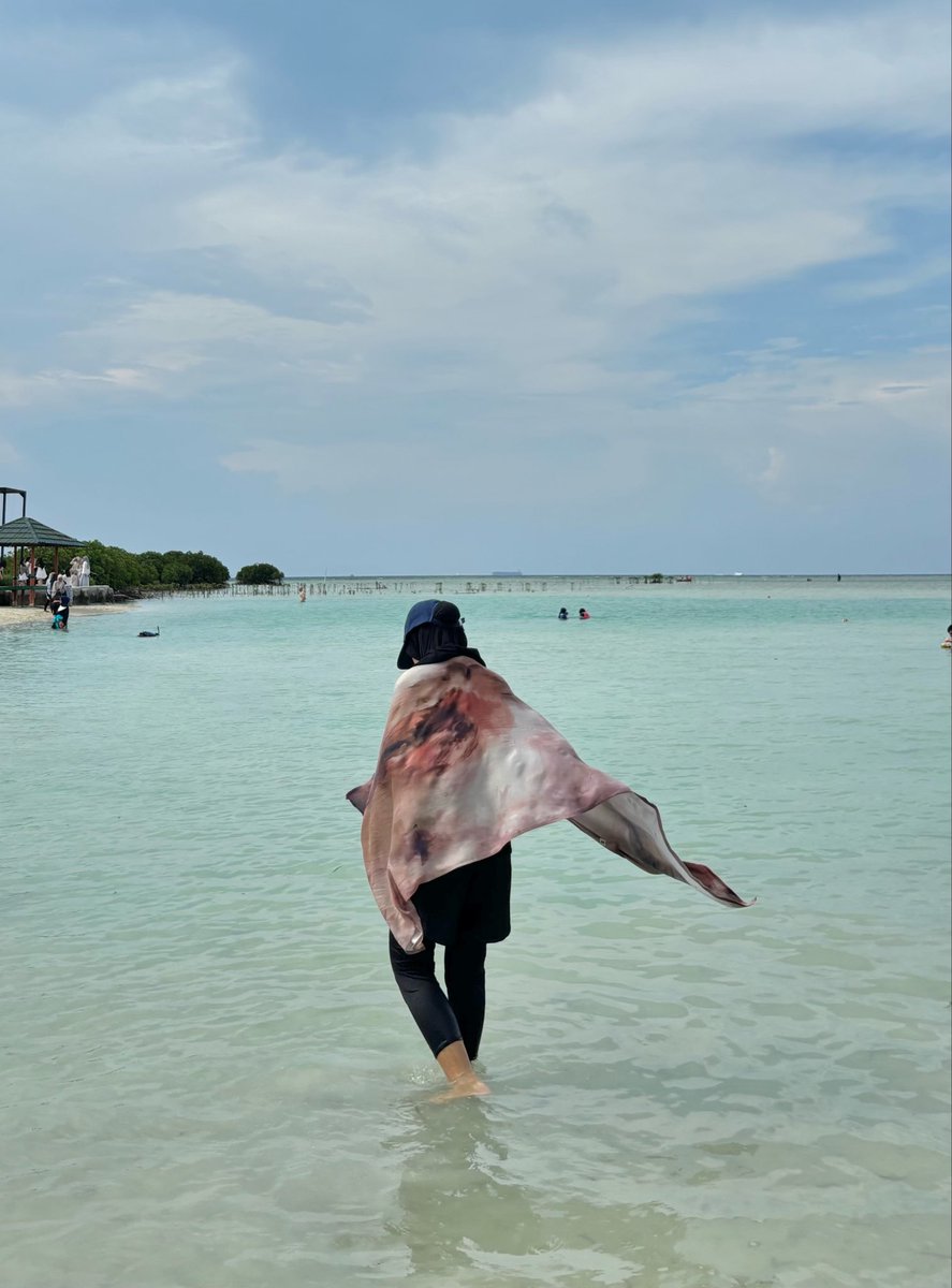 alunaftr's tweet photo. gaada kain balii, jadi aku pake pashmina ukata myfav tp baguss sihh😔🤏🏻 https://t.co/U9vaqsYMqb