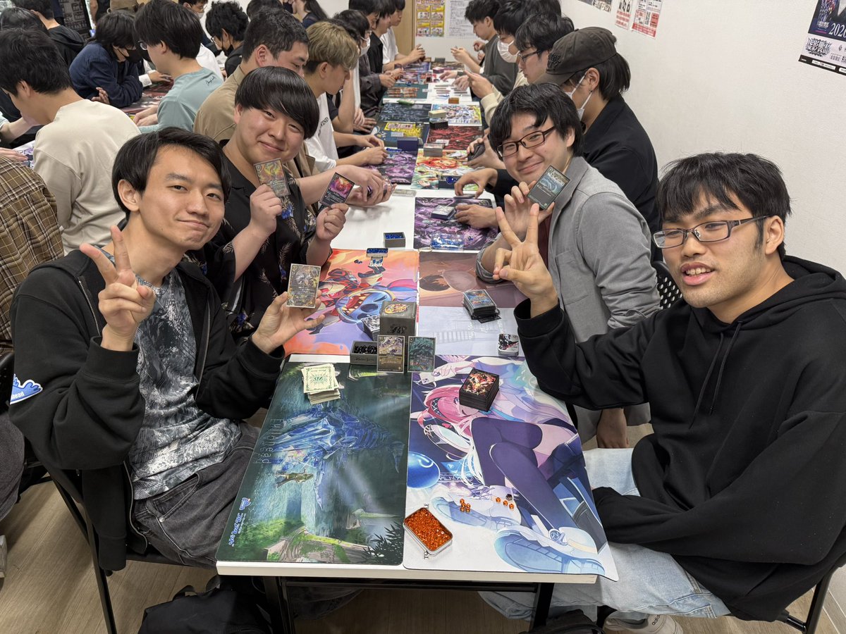 ComaMastersinfo's tweet photo. 5回戦
全勝は現在4名
クロバル/TierOne選手
カズキ/フルアヘッド選手
yoppi選手
ゼロエム選手

です！！ https://t.co/7wbgtva0a6