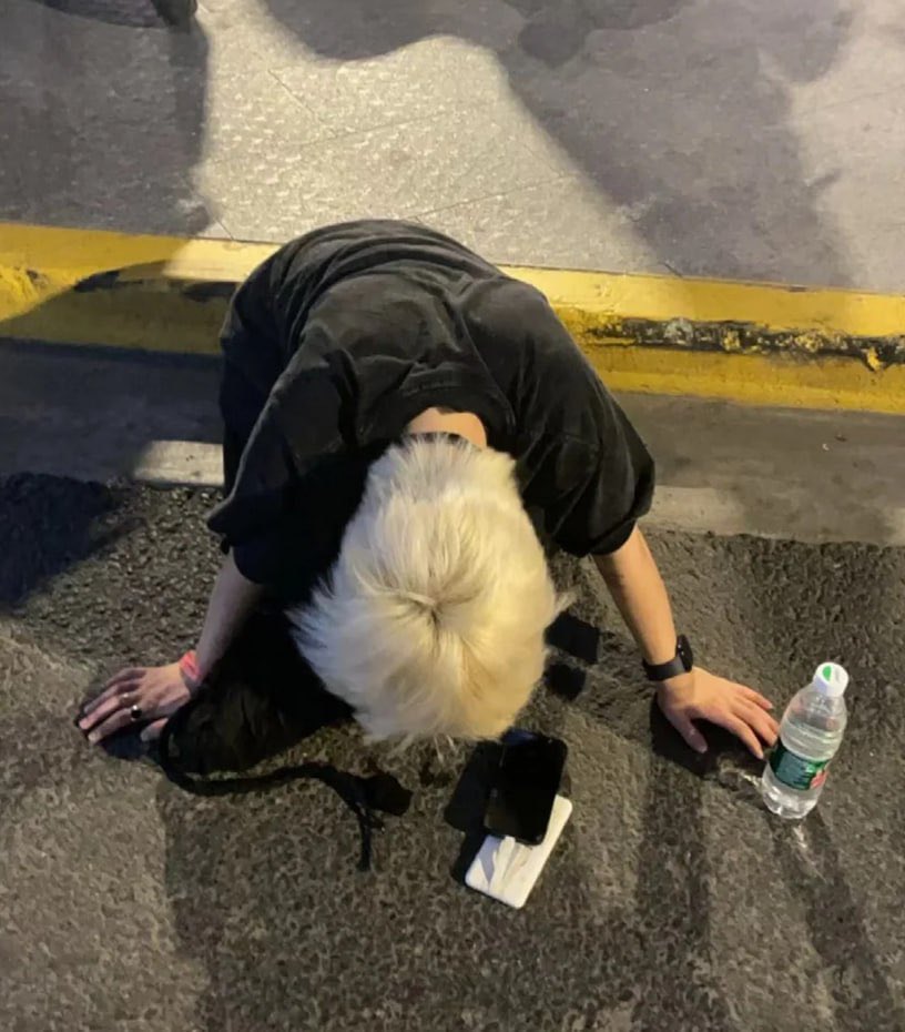 migbcog's tweet photo. 超级帅的白发莫子哥 酒量真的很好 如果我没有加y 我都喝不过他.. 小年轻加上长的帅 真的很加分 https://t.co/3OnN0tovNf