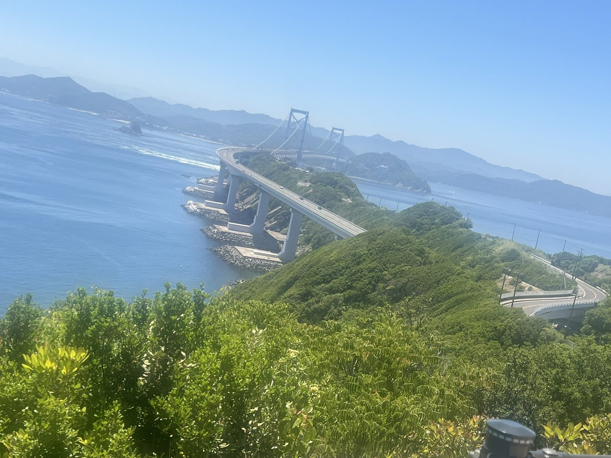 PunkRockDream6's tweet photo. 天気が凄くいいですね🫠
見えているのは大鳴門橋です https://t.co/2PPyB989hu