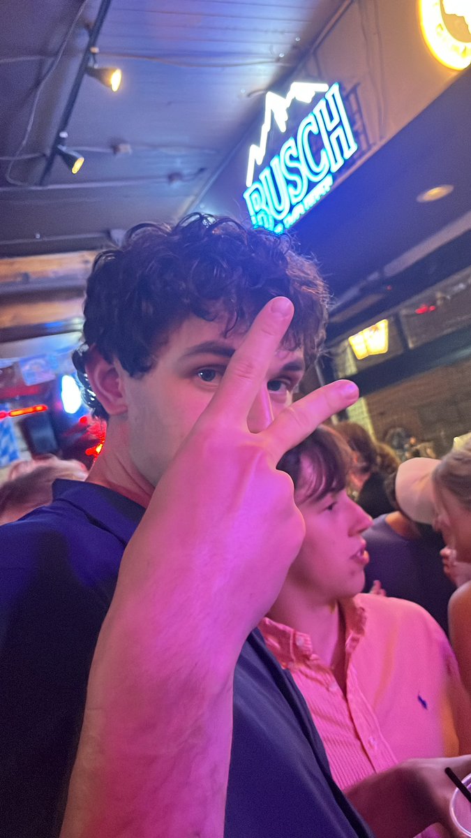 WIACJP's tweet photo. Holy Fuck JJ “the pussy raper” Paider is at beer house @JPHandsysfriend https://t.co/gadpSf6ImC