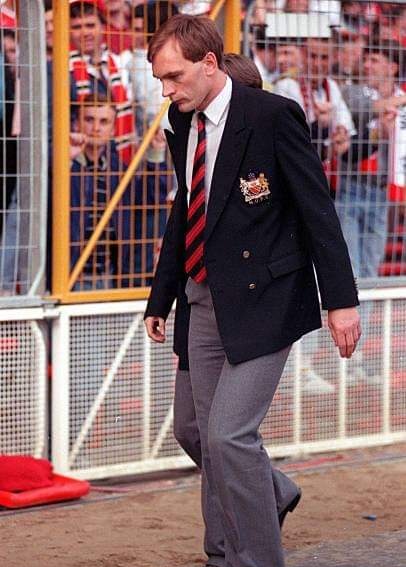 Cantona Collars AKA Larry tweet media