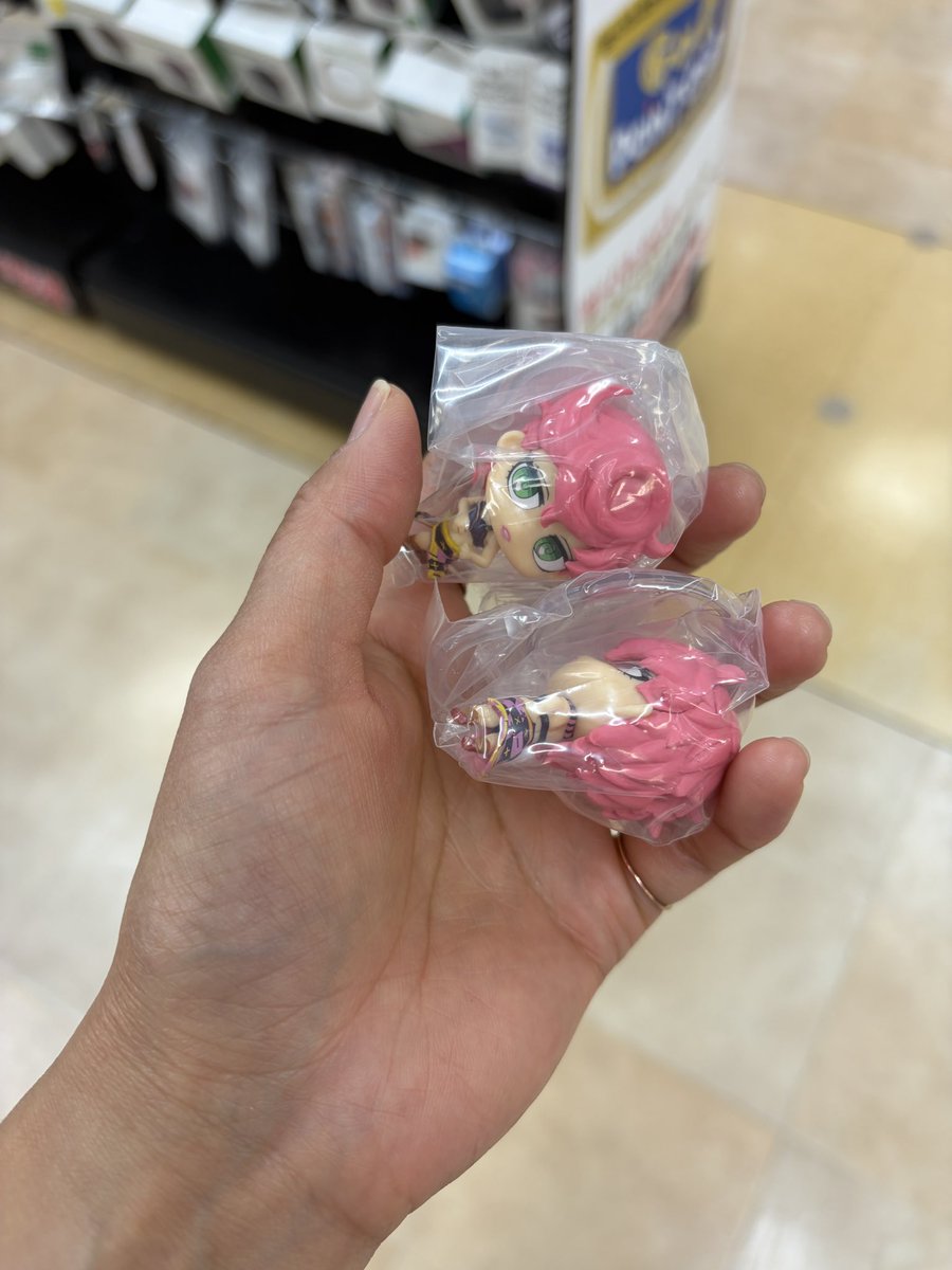 chanhotrhk's tweet photo. 【交換】　ジョジョ　ジョジョコレ　カプセルトイ　フィギュア　

譲: トリッシュ　2コ

求: ジョルノ　フーゴ

出先のためIDがありません。
郵送にて交換希望です。
2:2またはジョルノを交換して頂ける方を優先させていただきたいと思いますが、けんさくからでもお声がけお待ちしております。 https://t.co/NlE6AVVjSx