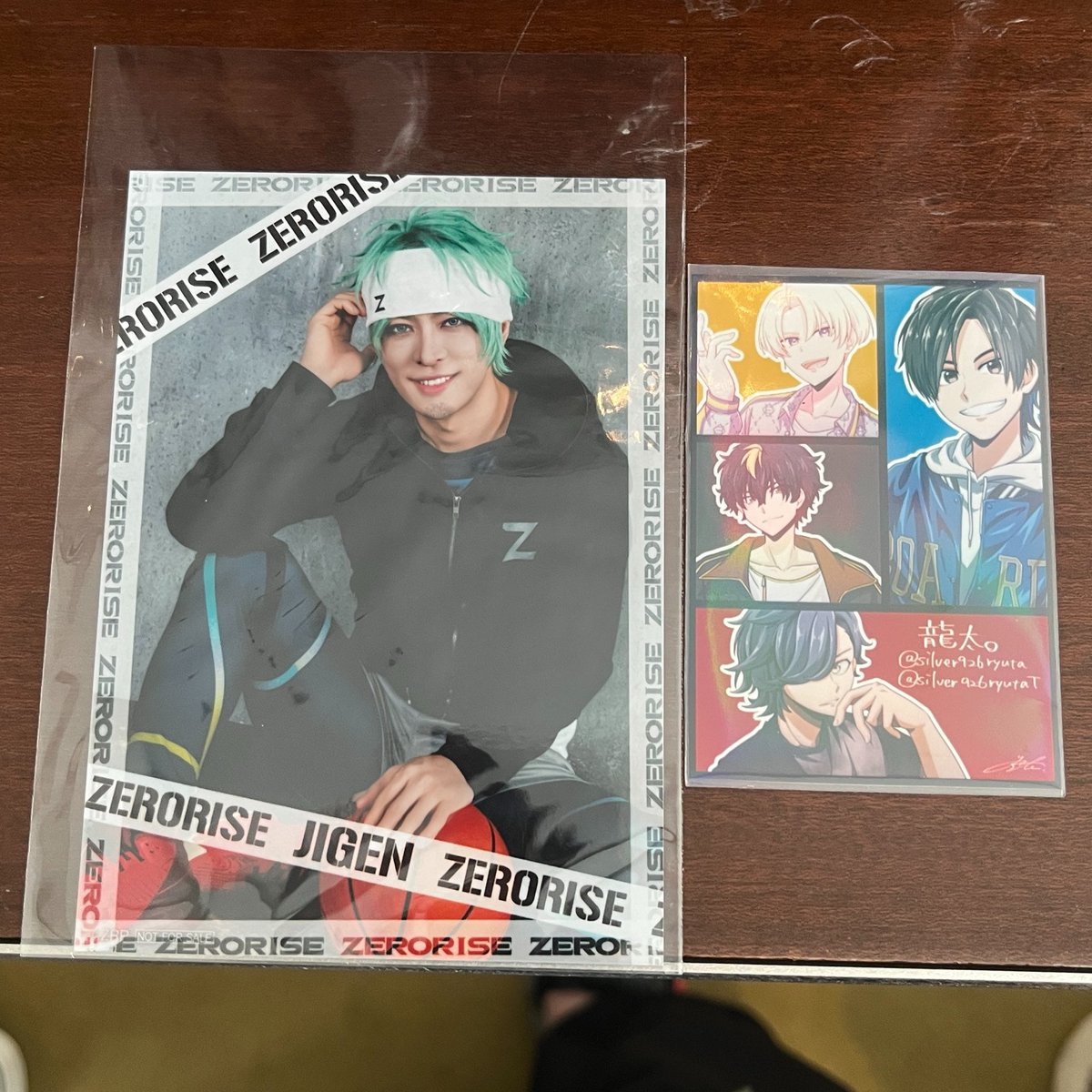 silver926ryutaT's tweet photo. 【交換】ZERO RISE ゼロライズ ブロマイド 入場特典

譲：ジゲン

求：ウジン

現地(5/17)＞都内,埼玉手渡し＞郵送
検索からもお気軽にお声掛けください https://t.co/kn7WKV6hED