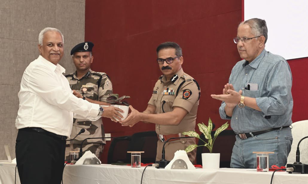 IPSBhushanKumar's tweet photo. My book 
Yoga and Mind Management launched at the hands of the Vice Chancellor of KKSU
University Ramtek ,Shri Atul Narayan Vaidya in the presence of the Commissioner of Police Nagpur, Dr Ravinder Singal, Shri Vijay Phansikar, the editor, the Hitavada and other dignitaries. https://t.co/327rz2HvHl