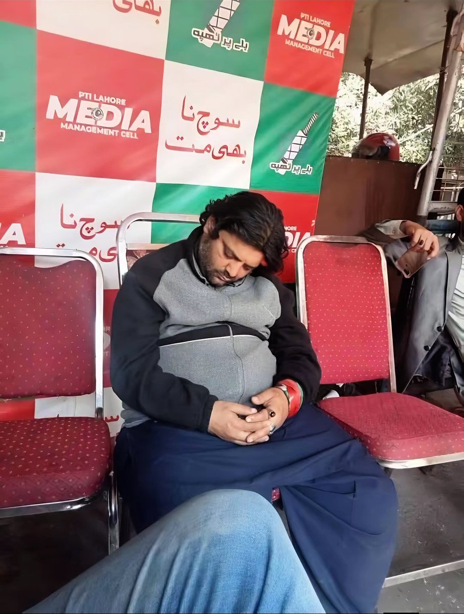 𝐉𝐮𝐧𝐚𝐢𝐝 ℙ𝕋𝕚 tweet media