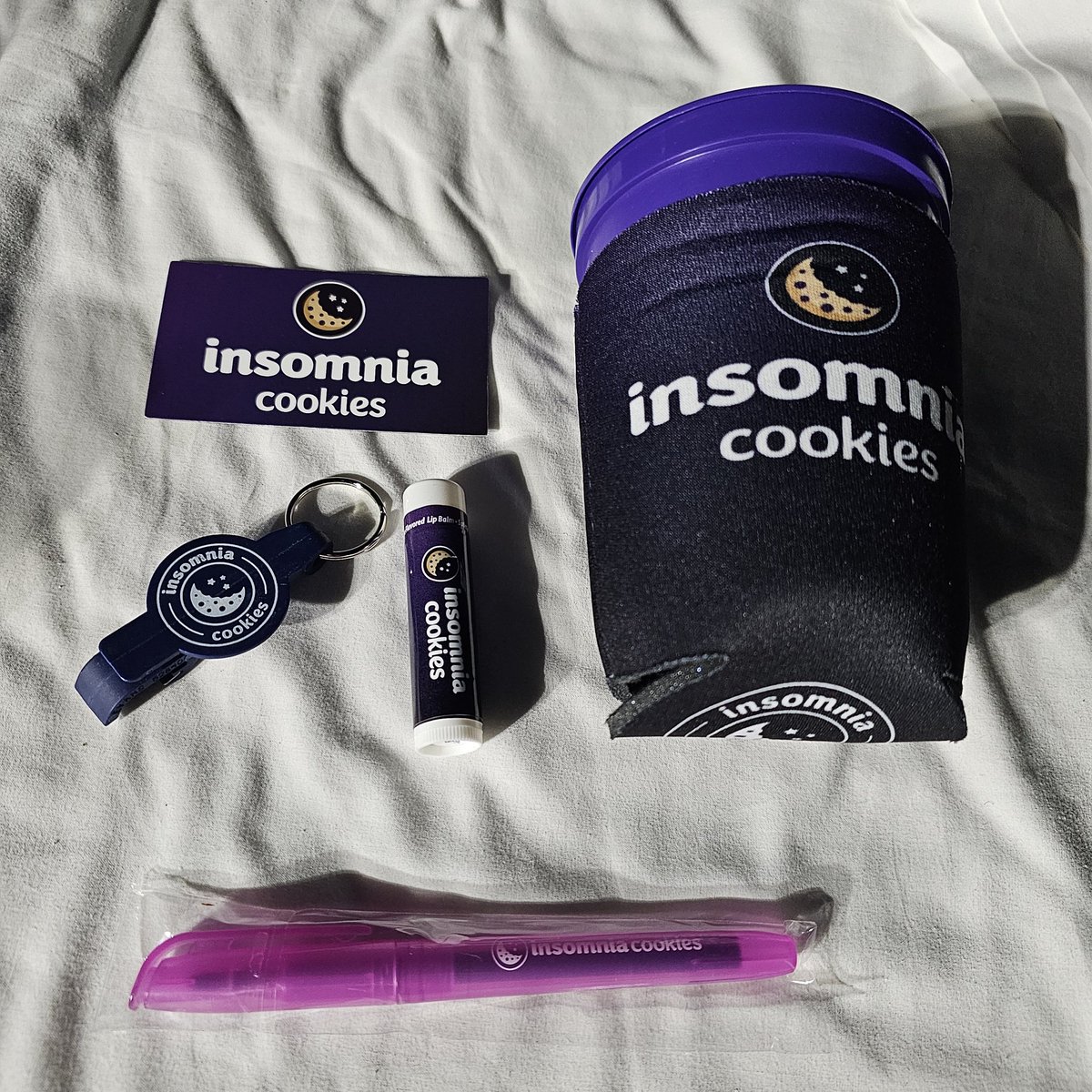 SpeedBrkr's tweet photo. Grand opening of #InsomniaCookies in Skokie, IL tonight!
Got a peanut butter cookie + 2 scoops of ice cream, a free cookie, and some free swag! 🍪😋
#foodie #latenightnoms https://t.co/9oer6O9wQ3