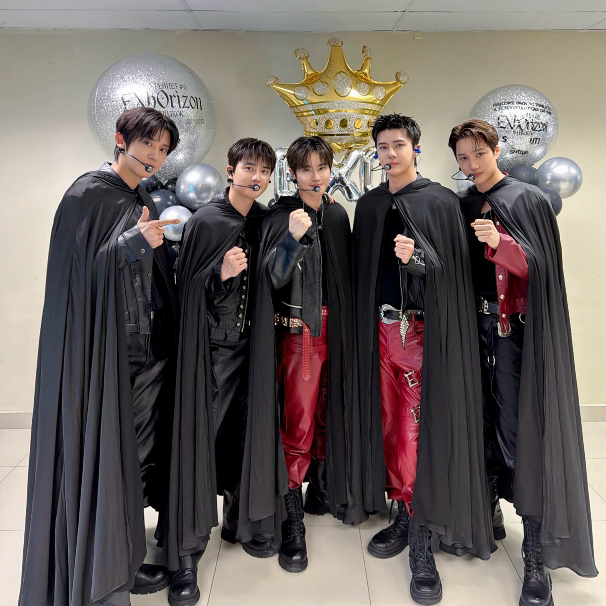 EXO tweet media