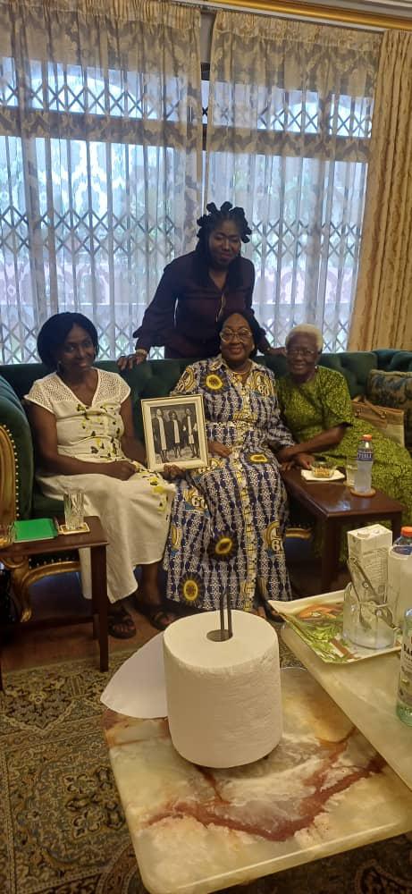 adwoaserwa's tweet photo. ✨ WOMEN WHO OPENED DOORS ✨

I recently interviewed pioneers from the first class of the University of Ghana Medical School (1969) — including Dr. Adwoa Steele, Dr. Mokowa Blay Adu-Gyamfi, and Dr. Maria Hagan.

Dr. Maria Hagan helped transform eye care in Ghana &amp; West Africa. https://t.co/O9qcIKXic3