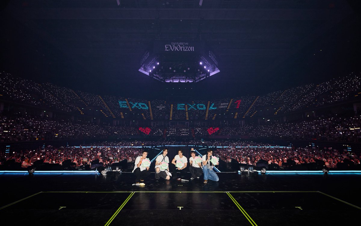 EXO tweet media