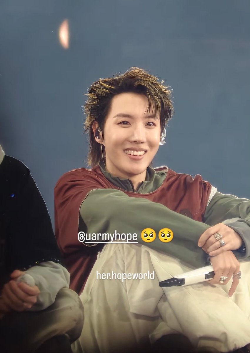 jhopewaist's tweet photo. hobi 💕💖💞💘💓💗💝🩷 https://t.co/NBBhAFARMK