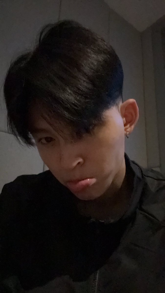 ต้า シ tweet media
