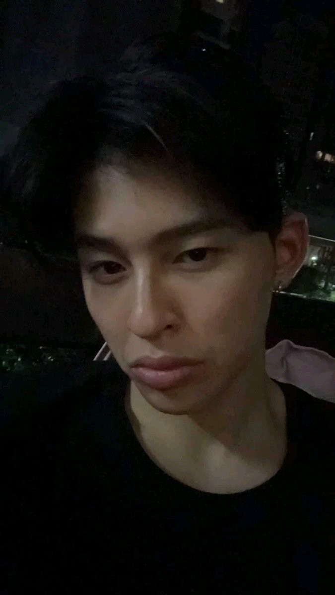 ต้า シ tweet media