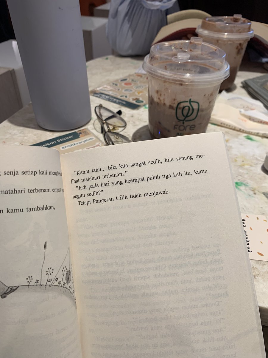 mrdhtllahh's tweet photo. buku ini sangat ringan. dan cukup ngrefresh otakku dengan kalimat kalimat sederhana mya
aku jadi dapet insight tentang gambaran orang dewasa yang serba terburu buru dan kurang bisa menikmati hidup/waktu nya. dan itu nyata sih
9/10 https://t.co/b7EMSlaMqT