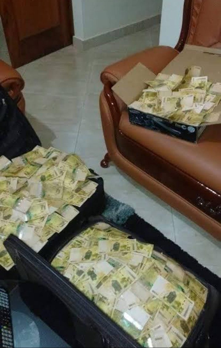 JlosFc2020's tweet photo. Good morning Uganda, may your pockets never lack, Amen 🙏♥️ https://t.co/J6Wor7K0AM