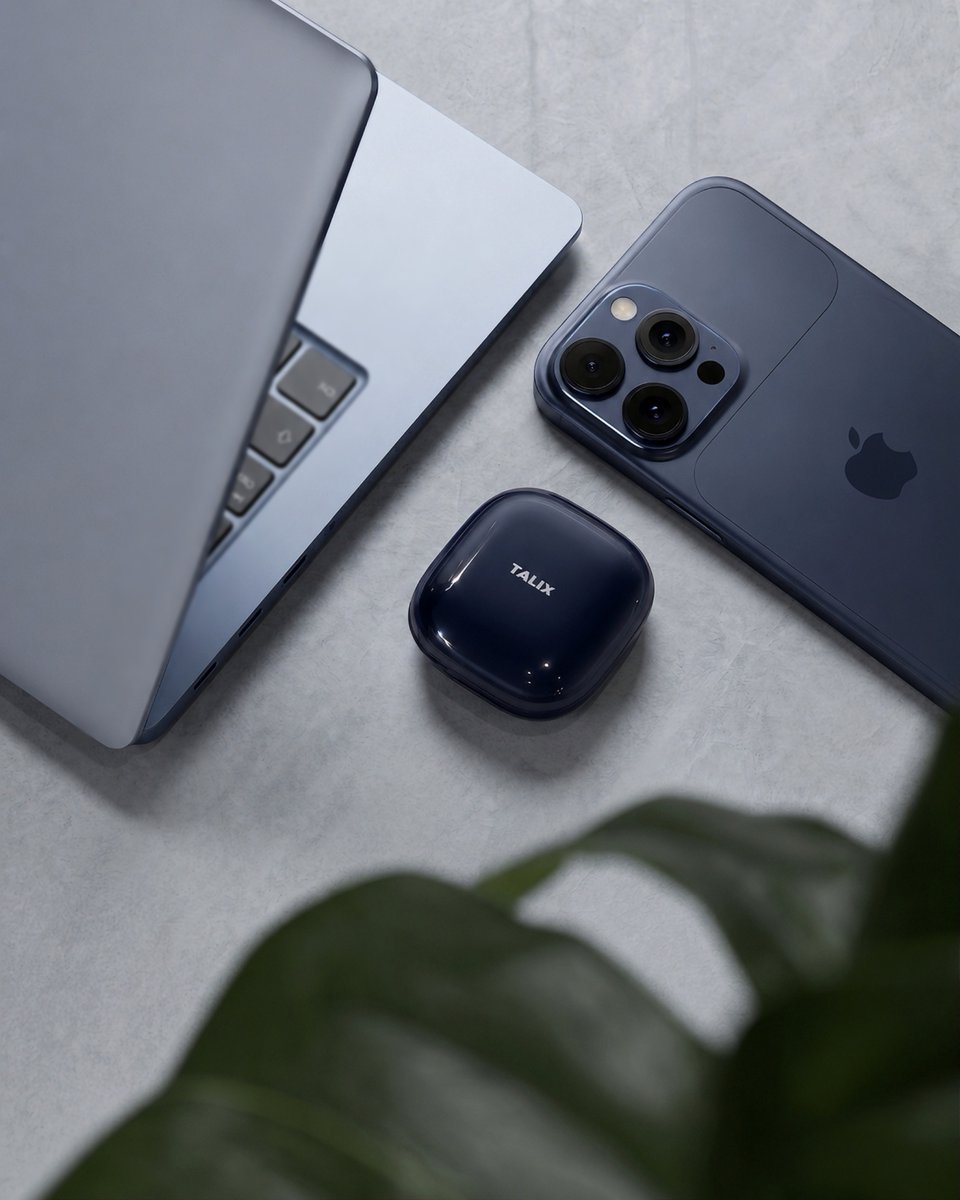 talixglobal's tweet photo. Deep Navy. High Performance.

A sleek profile for a professional setup. Pure, studio-grade audio housed in a design that matches your aesthetic—on the desk and on the go.

TALIX T30

#talix #talixt30 #deskaesthetic https://t.co/cGWLMx8R7f