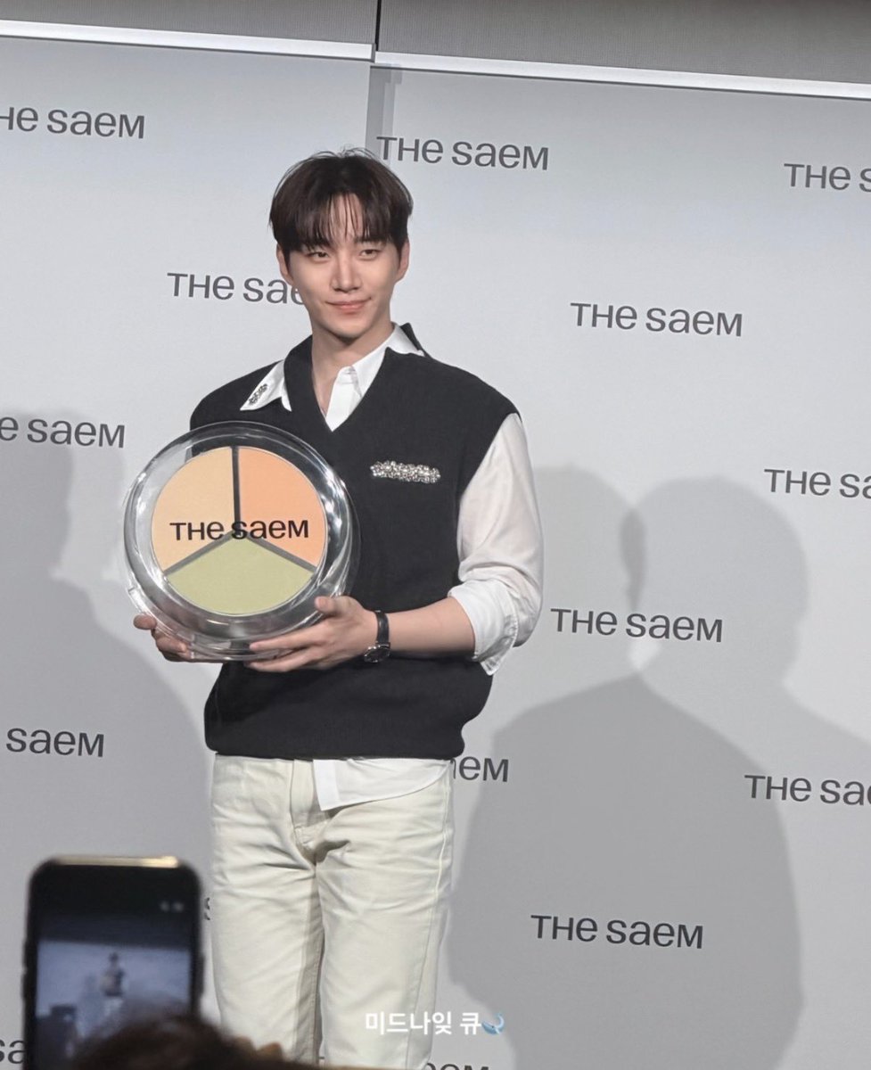 uranuslove's tweet photo. 오늘 더샘 도쿄 이준호🐧🥰 https://t.co/n8VqjUVNyF