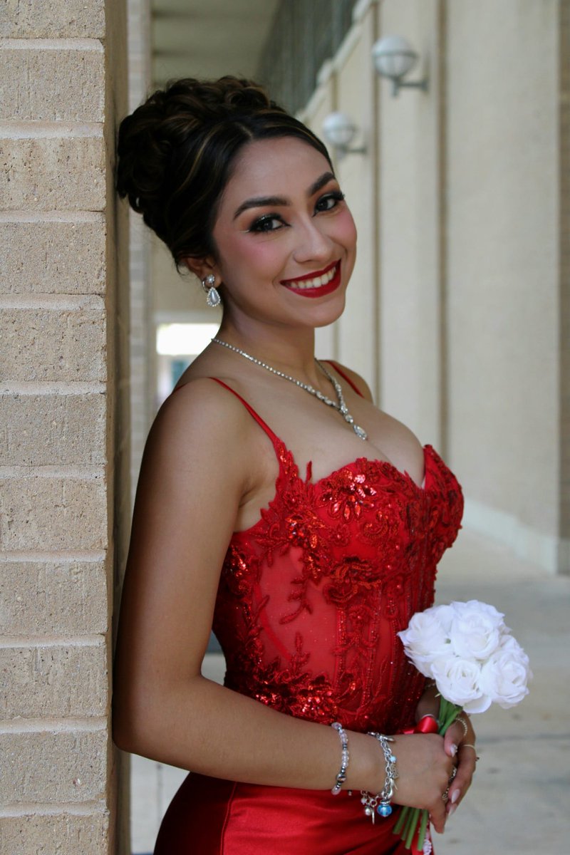 Karinap_44's tweet photo. Prom 2k26 Part 2 ❤️🌹

#4Karina #senior #2026 #prom https://t.co/OSIeAuAneG