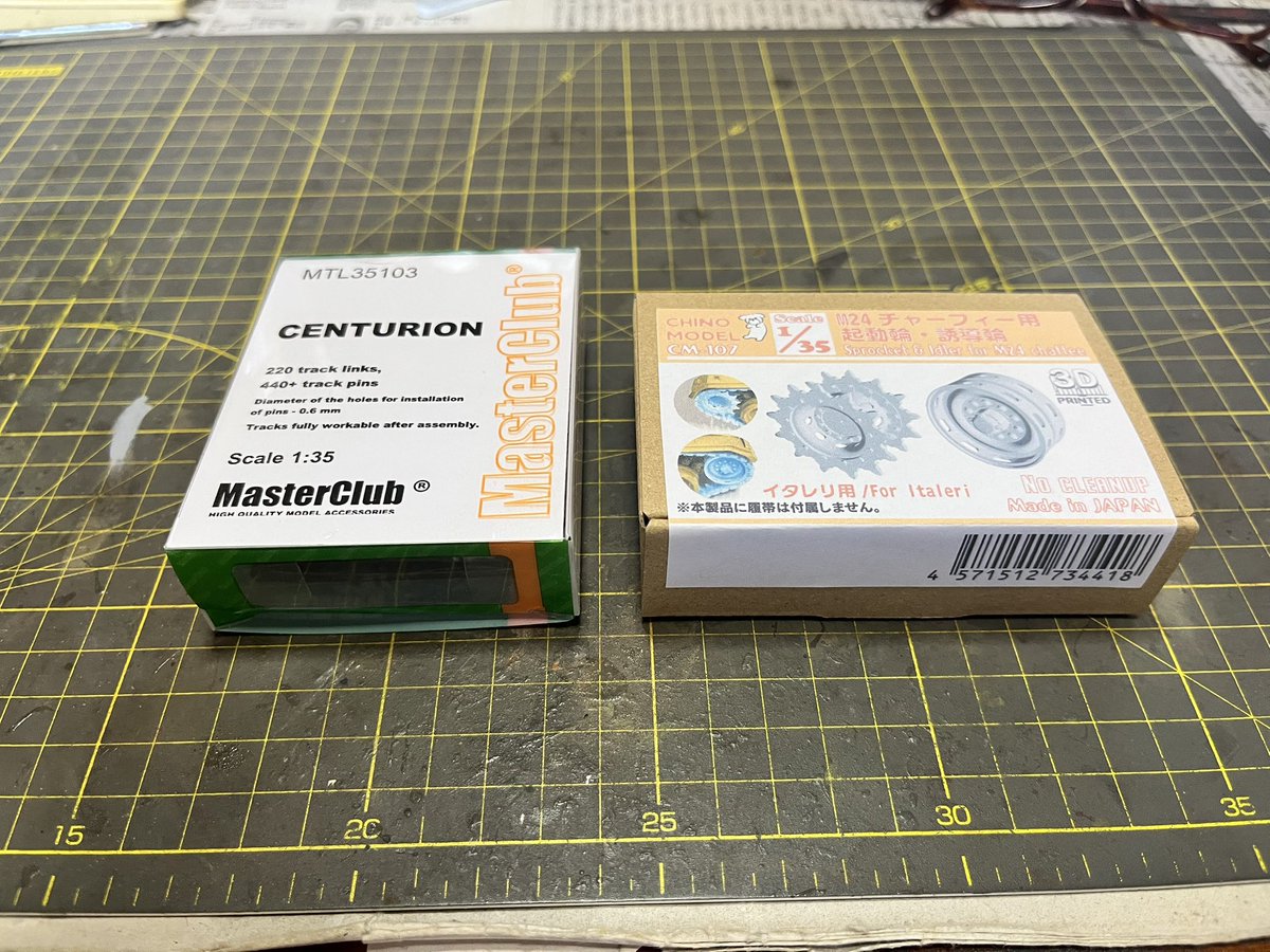 shimada1967's tweet photo. 注文していたブツが到着。
レギュラスからマスタークラブのセンチュリオンの履帯、チノモデルからM24チャーフィーの起動輪と誘導輪の3DP品が到着。 https://t.co/NlBsJtZnSi