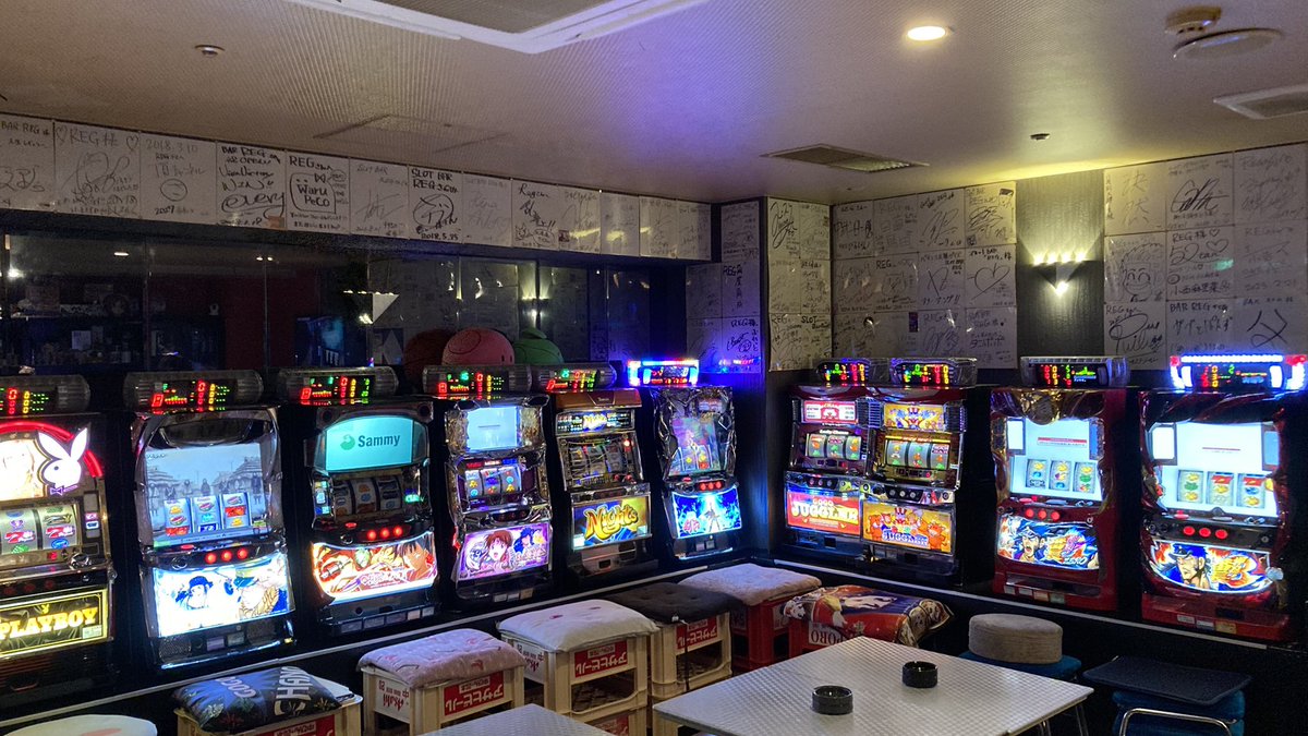 RegSlot's tweet photo. 2026年5月17日日曜日
　本日この後15時よりオープン！早い時間から飲みたい方、打ちたい方、競馬やりたい方などぜひ遊びに来てください！

また、先日お伝えさせていただきました通り、本日より一部メニューの改定、会計よりTAX10%を頂戴させていただきます。何卒ご理解のほどよろしくお願いいたします。

本日15時オープン！23時半閉店です
タクミがお待ちしております🙌