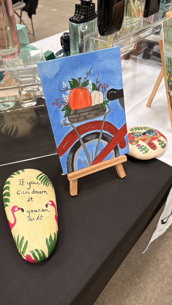 samartwor's tweet photo. 2 day of big Welsh festival at the Carmarthen show ground today, see how I get on the second day today, if l sell any think, sold one yesterday, I am hope to sell more today. https://t.co/V7cYCDaUeF