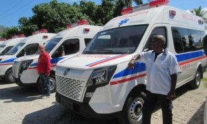 Granma_Digital's tweet photo. 🚑🚨ǀ El parque de ambulancias de #Holguín dispone de 6⃣ nuevas unidades equipadas con todo lo necesario para brindar servicio bajo el concepto de Apoyo Vital Avanzado.
🔗https://t.co/TrN9eomiXP https://t.co/5wnbkREoHW