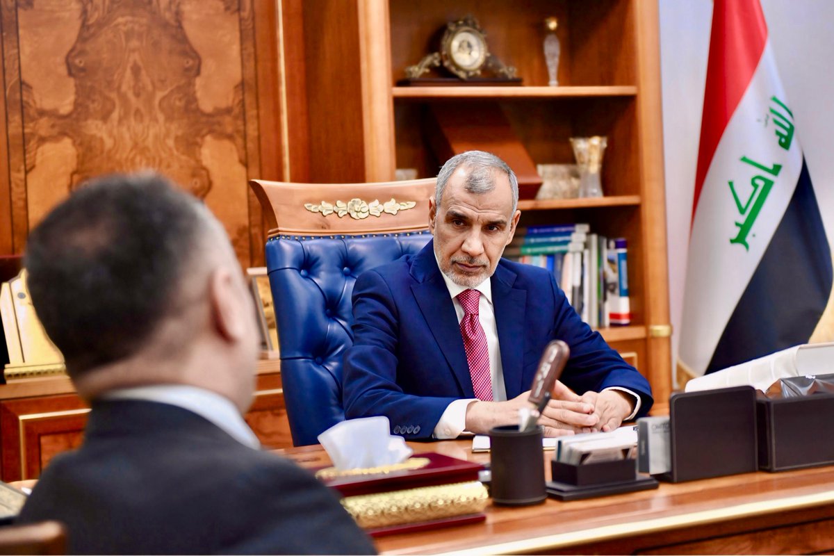 MofIraq's tweet photo. باشر معالي وزير المالية السيد فالح ساري مهامه الرسمية في الوزارة، اليوم الأحد، بعد نيله ثقة مجلس النواب.
وصوّت المجلس، الخميس الماضي، بالإجماع على منح الثقة للسيد فالح ساري وزيراً للمالية ضمن حكومة رئيس مجلس الوزراء السيد علي فالح الزيدي.
#وزارة_المالية https://t.co/JhklvyPBqM