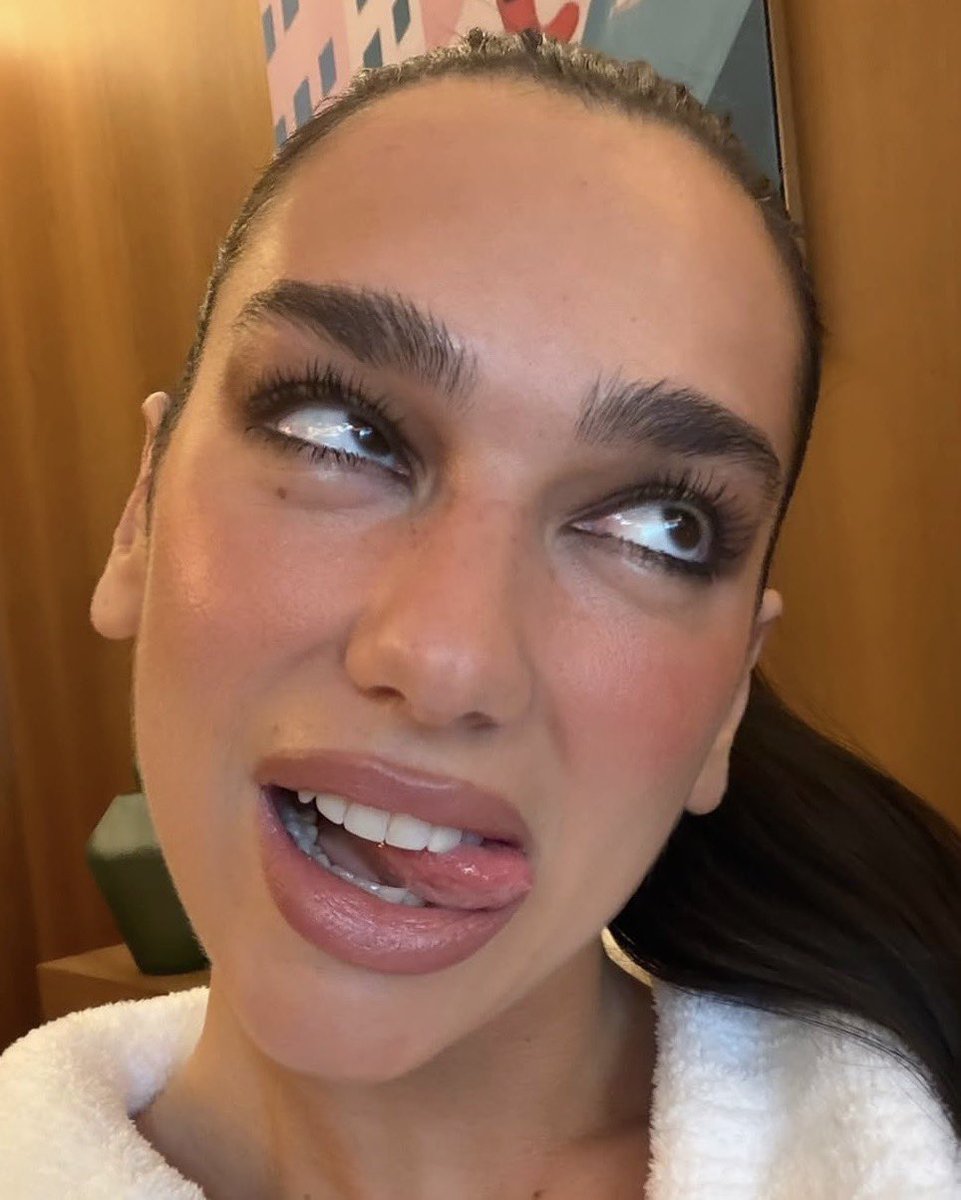 Celeb Enjoyer tweet media