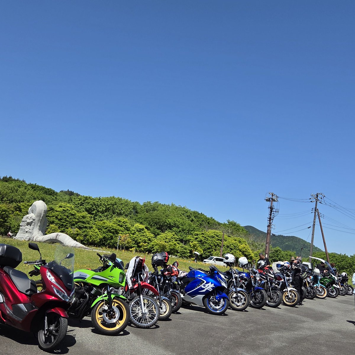 mpv325's tweet photo. 奥出雲ループ橋へ仲間とOCBMツーリングに行ってきました🏍️
天気最高‼️ https://t.co/xxEpolgLzP