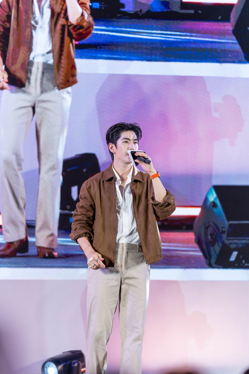 BaNANAStoreTH's tweet photo. จะบอกเลยว่ารัก ให้เธอได้ฟังจะกี่พันครั้ง เอ๋เขาร้องเพลงบอกรักกลางงานกันอยู่มั้ยน้าา แอดฟิน 😍

READY TO FIT X JIMMYSEA
 
#HUAWEIWATCHFIT5xJimmySea
#JimmySea #BaNANA 
#HUAWEIWatchFIT5Series #HUAWEIWATCHFIT5xJimmySea #ReadyToFITWithJimmySea #FitForYourBetterLife https://t.co/BwBRBzjqtz