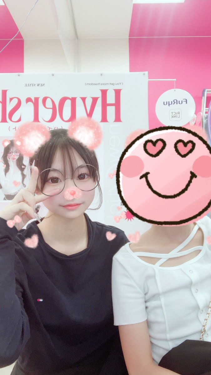 りな tweet media