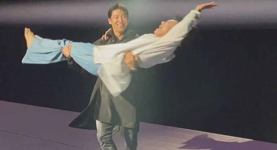 cado_lOoOl's tweet photo. 우리 철 좀 들자 https://t.co/a26OfwLS6N