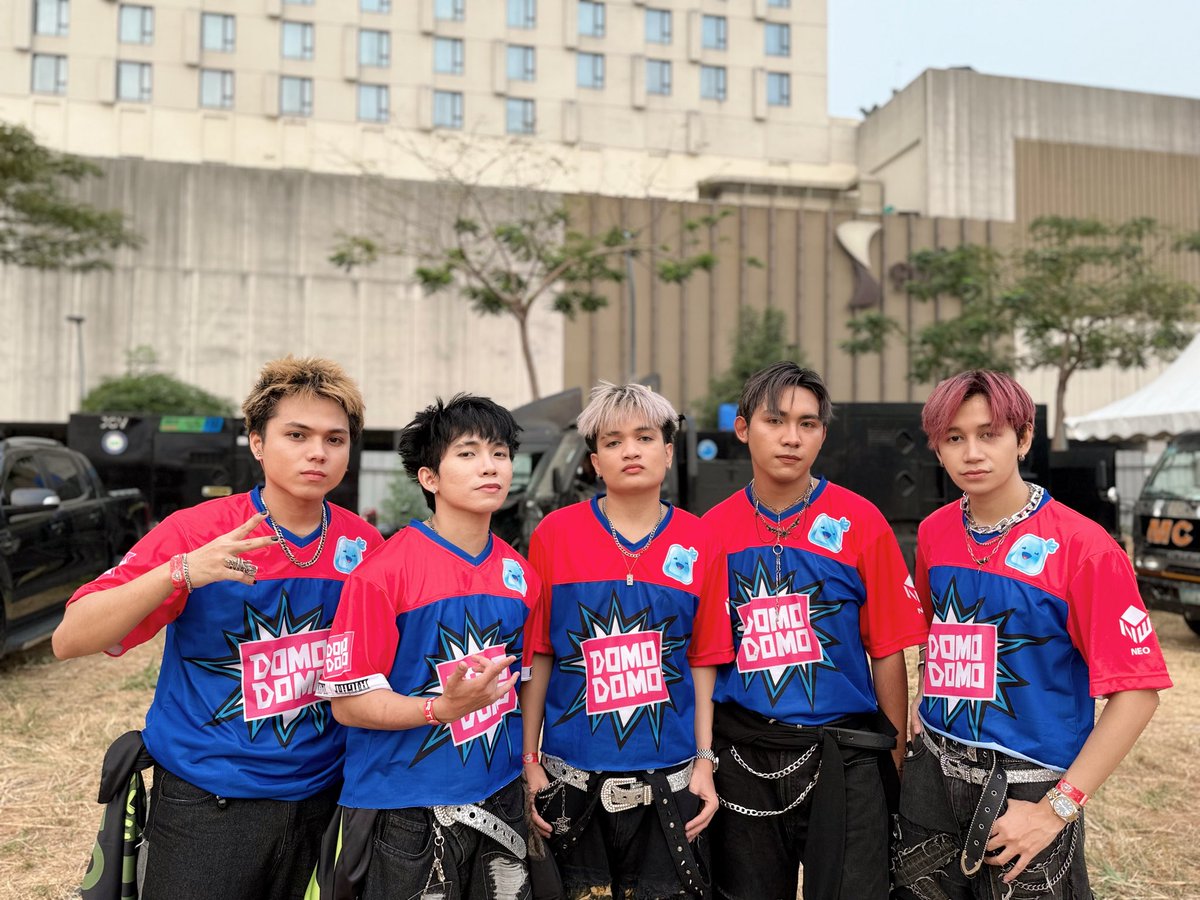 neophofficial's tweet photo. We’re still buzzing from the energy of the crowd at the Howlers Festival! 

Thank you DOMO DOMO for making this unforgettable experience happen.

Howlers Festival —maraming salamat, until next time—let’s make even more noise together!

#NEO_PH #HowlersFestival2026 
#ReadyGlow https://t.co/b9KelvXAJR