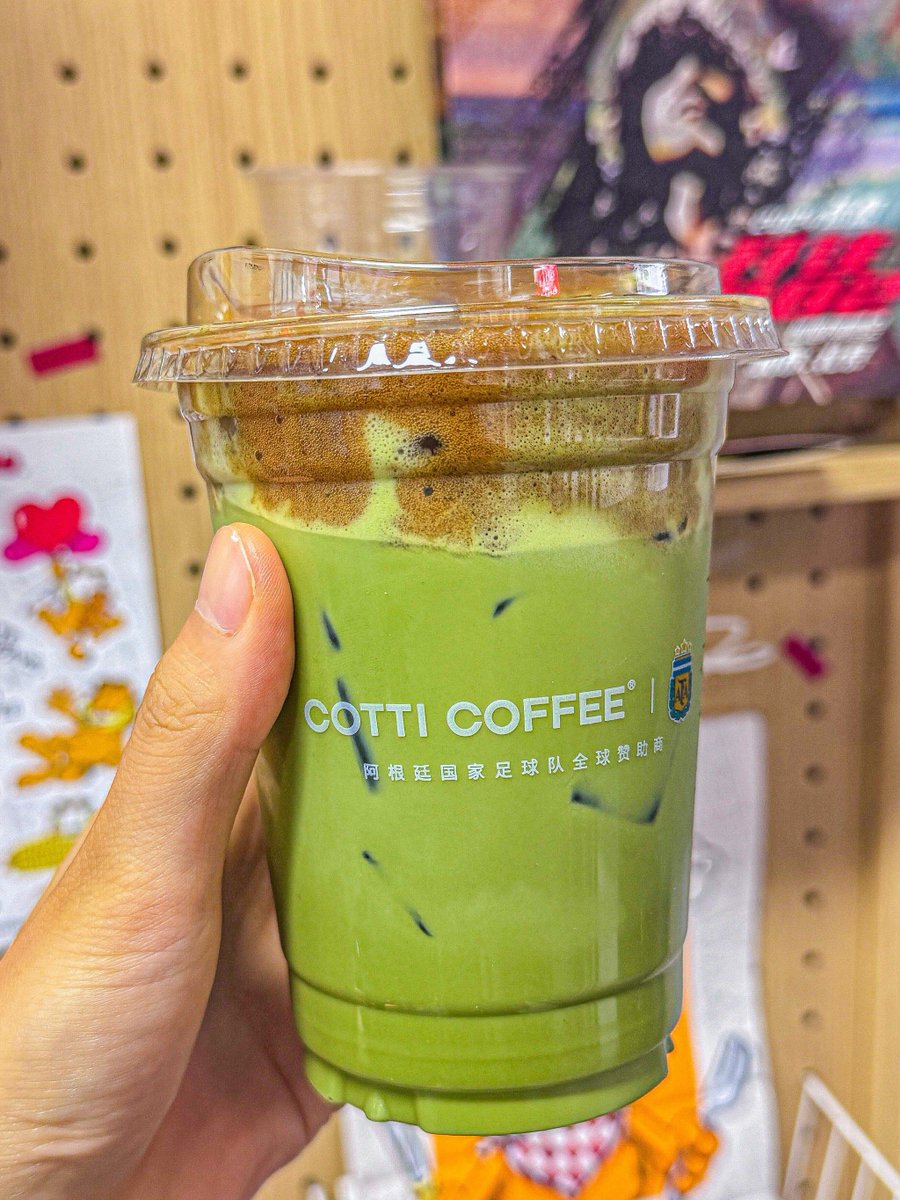 sistapattipoo's tweet photo. Make a refreshing iced matcha latte in 2 mins! Mix 1 tsp matcha powder with hot water, stir well, add ice u0026 frothed oat milk. Perfect morning pick-me-up!， https://t.co/oM1Tx7RdXm