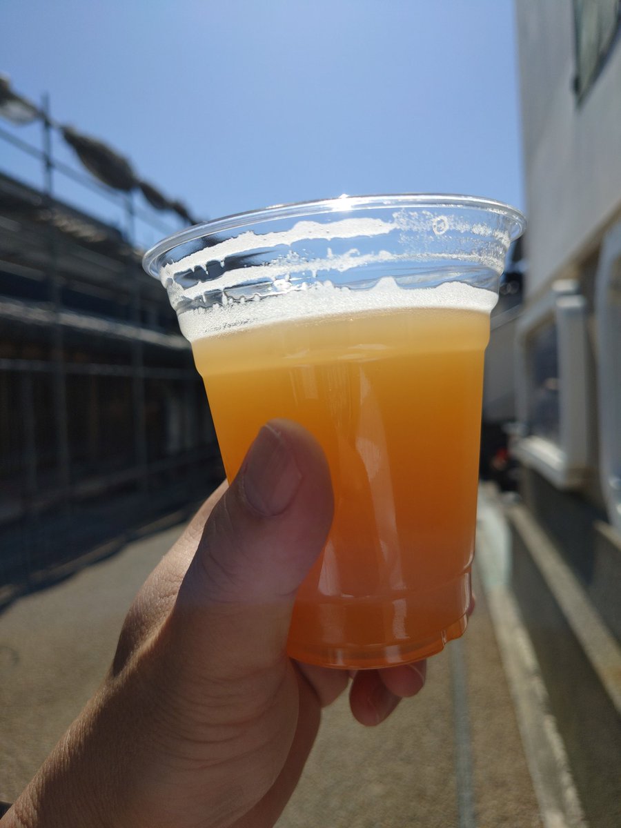 toku_ossan's tweet photo. #SABURO
#クラフトビール
#ヒマワリヘージー
ブライアンがつくるビールは美味いっ🌝 https://t.co/p9Mr8V9mlD