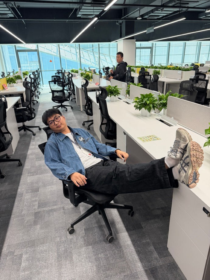 luis tweet media