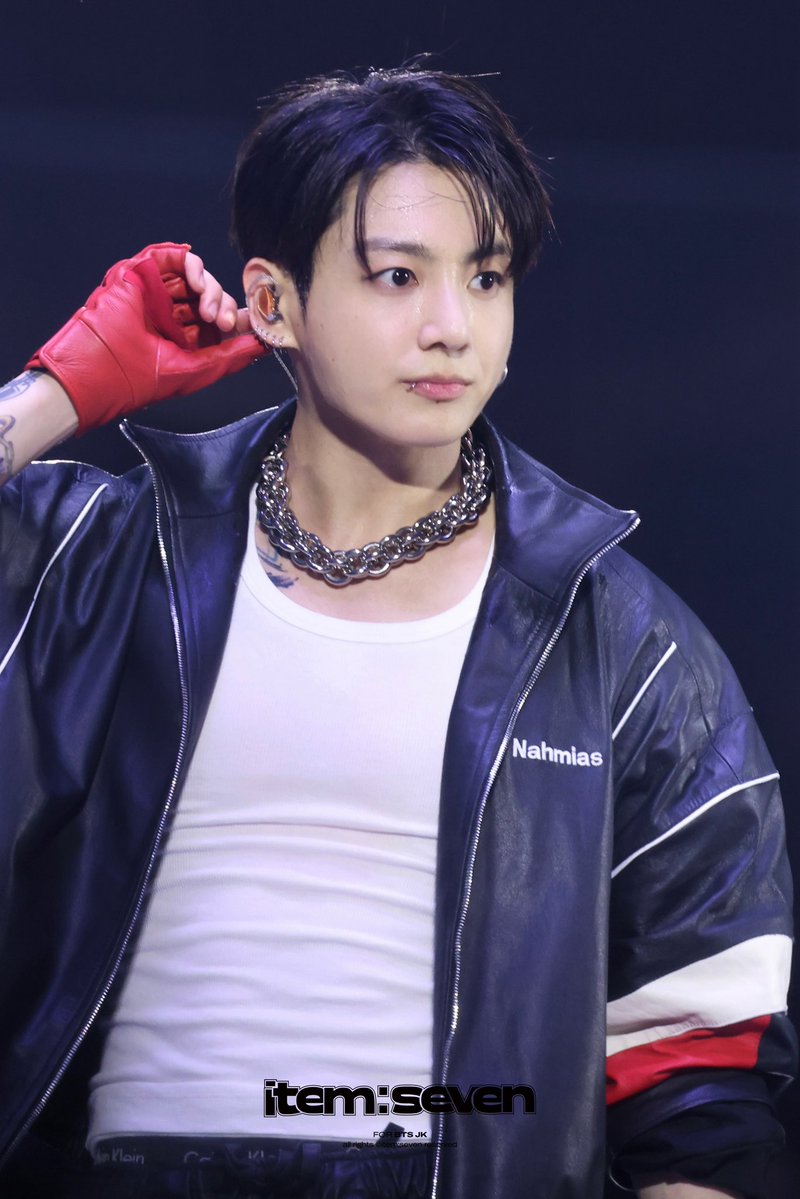 ItemsevenJK tweet media