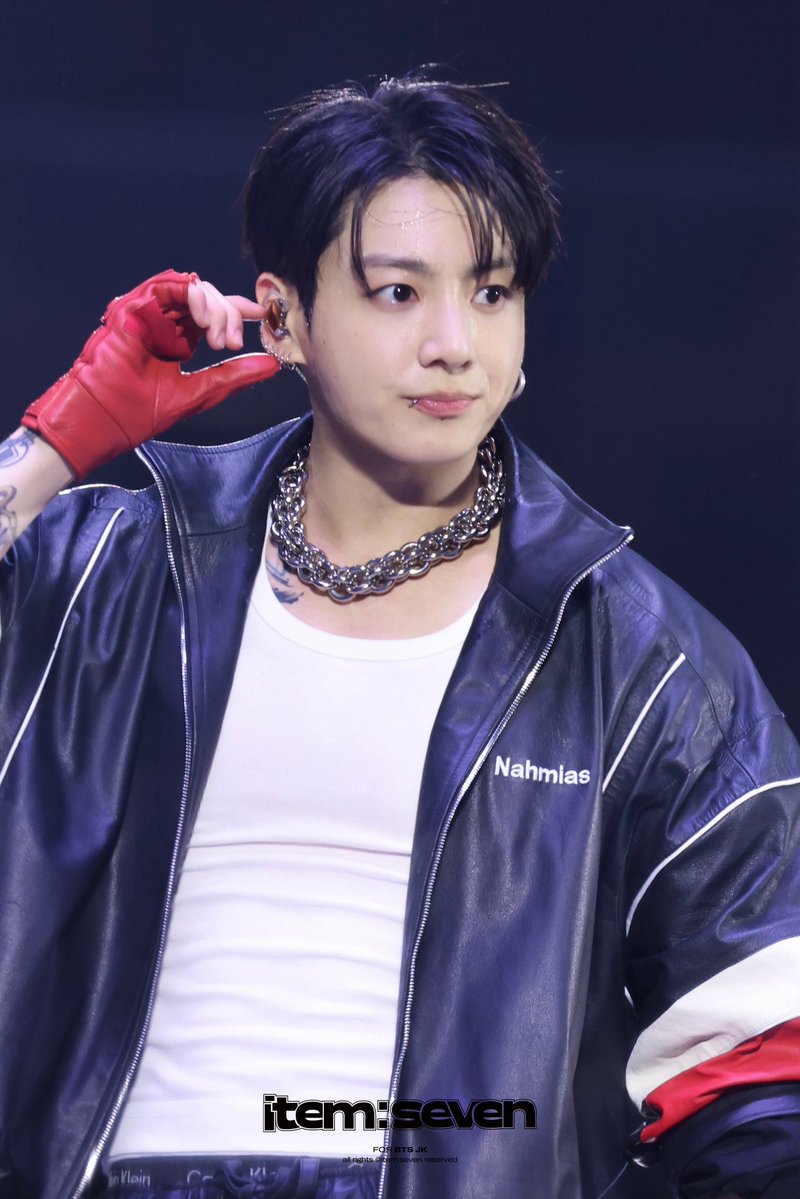 ItemsevenJK tweet media