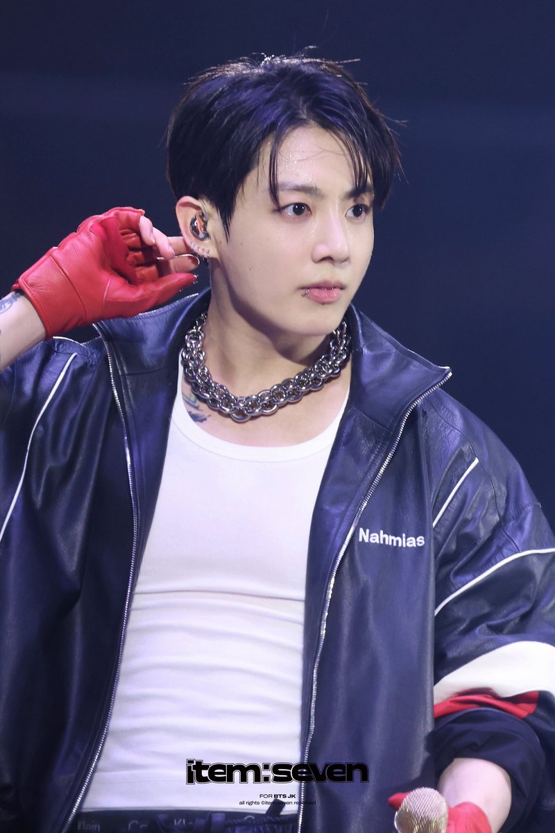 ItemsevenJK tweet media