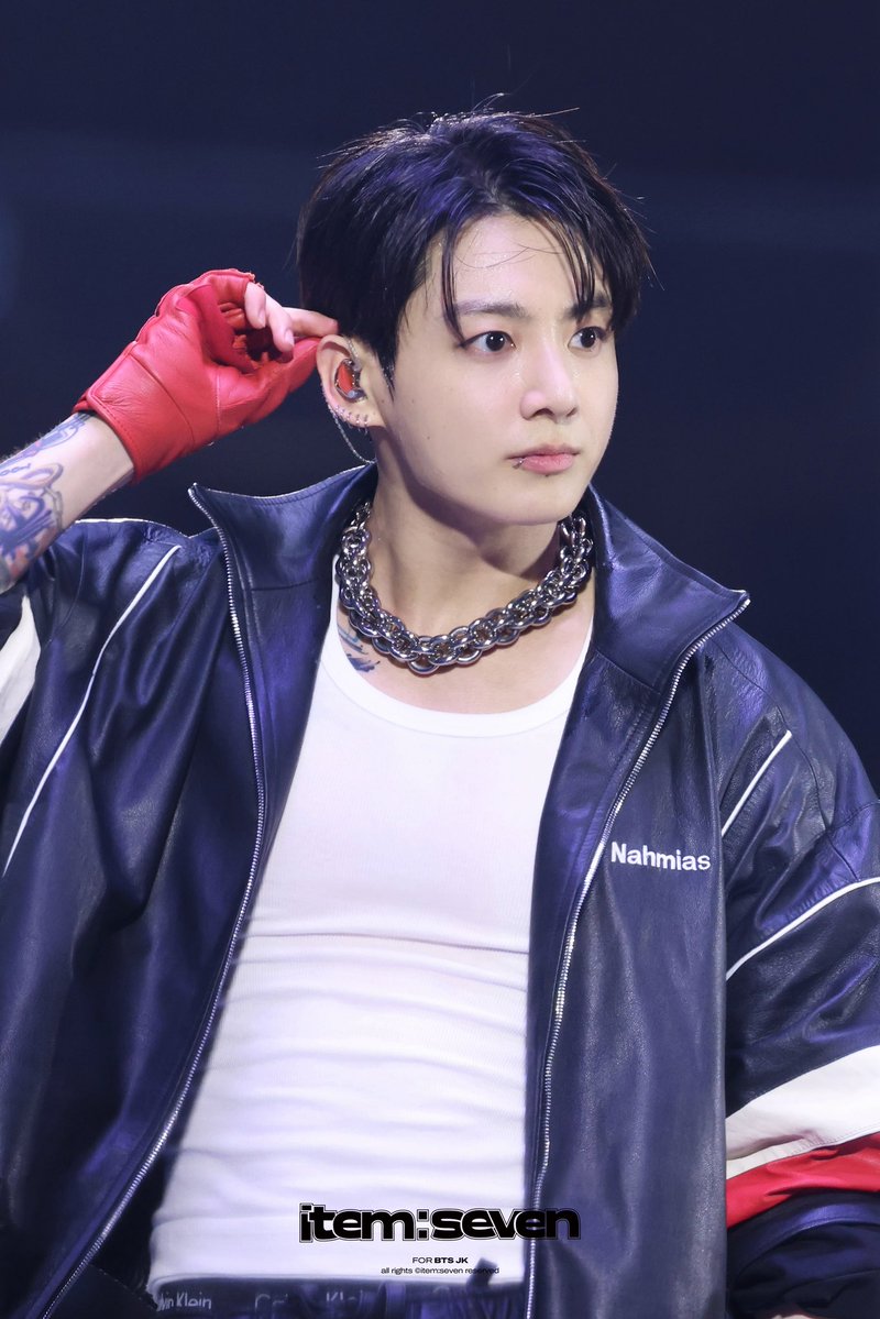 ItemsevenJK tweet media