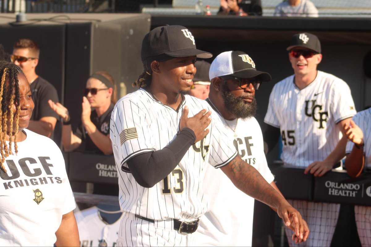 MasonBestReport's tweet photo. Friday was senior night at UCF and the Knights got to honor all of the seniors that gave so much to the team throughout the year. These are some of the photos I took as each Knight had their name called to be congratulated! 
@SonsofUCF https://t.co/ccImoOyucg