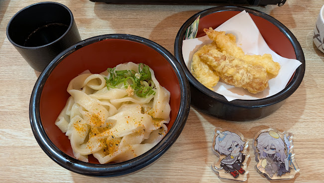 nikenna426's tweet photo. I had the most fun making my own soba and udon for meals. I also crafted a lantern that had reused Neputa paintings from the festival floats in Aomori. Lots of tradition and history with each activity! https://t.co/Sd6YZz8Lsk