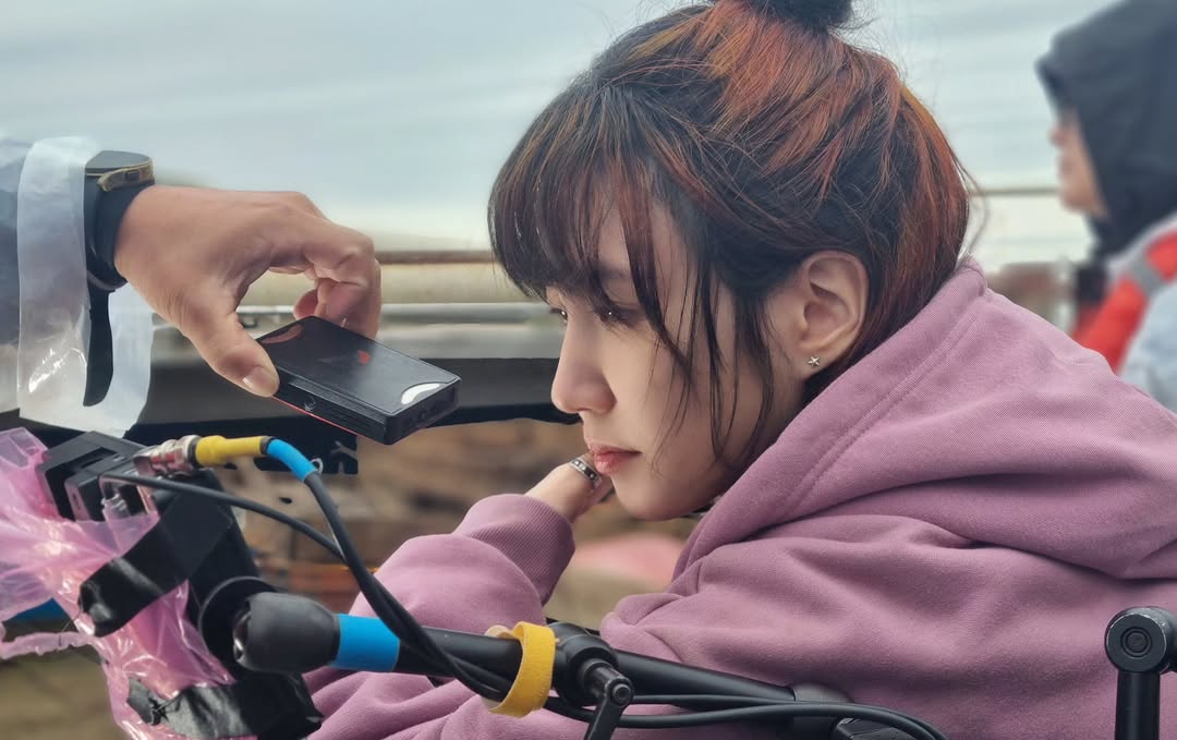 (𝑺𝒍𝒐𝒘) bunnyEunBinTH ꕤ tweet media