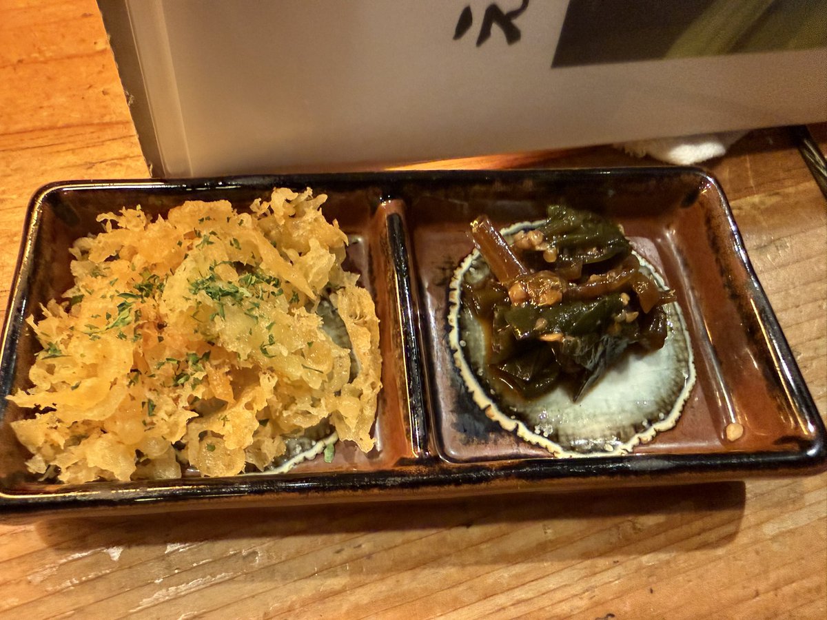 HommaKats's tweet photo. 夜では初訪問です。
各種アルコール類が結構豊富で結構呑みました🍶
天ぷらメニューを結構オーダーしました。
季節柄行者ニンニクのメニューがありましたので多く注文しました。
最後はゴールデンウィーク限定メニューの 「えぞしかプクサのかれーそば」もちろん使用している蕎麦は音威子府そばですのでいただいて店を後にしました😋🍶🍺

#音威子府TOKYO
#えぞしかプクサのかれーそば
#幻の黒蕎麦
#日本最北の駅そば

@Otoineppu_TOKYO