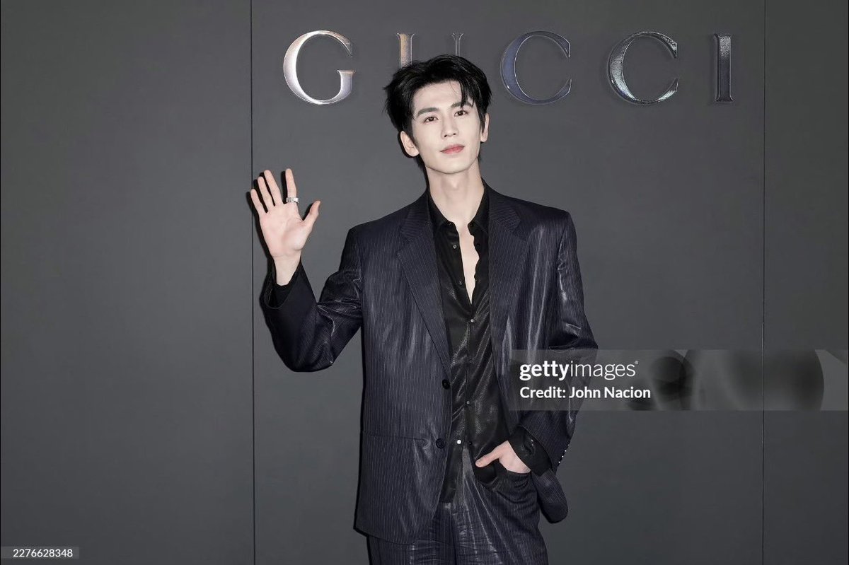zlhwalnut1230's tweet photo. Getty มาเสิร์ฟแล้ว

#ZHANGLINGHExGUCCICORE
#GucciCruise27 #ZhangLinghe https://t.co/UVBqMI2O8x